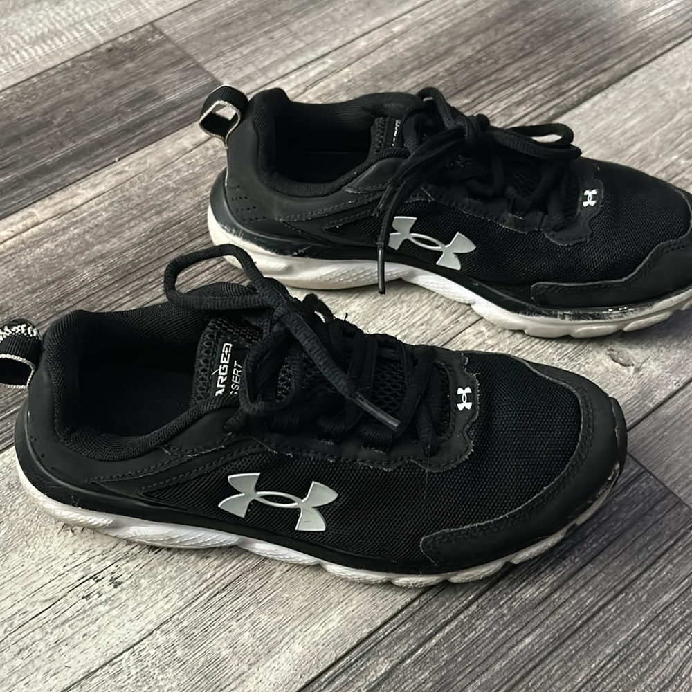 Under Armour charged assert - Picture 3 of 5